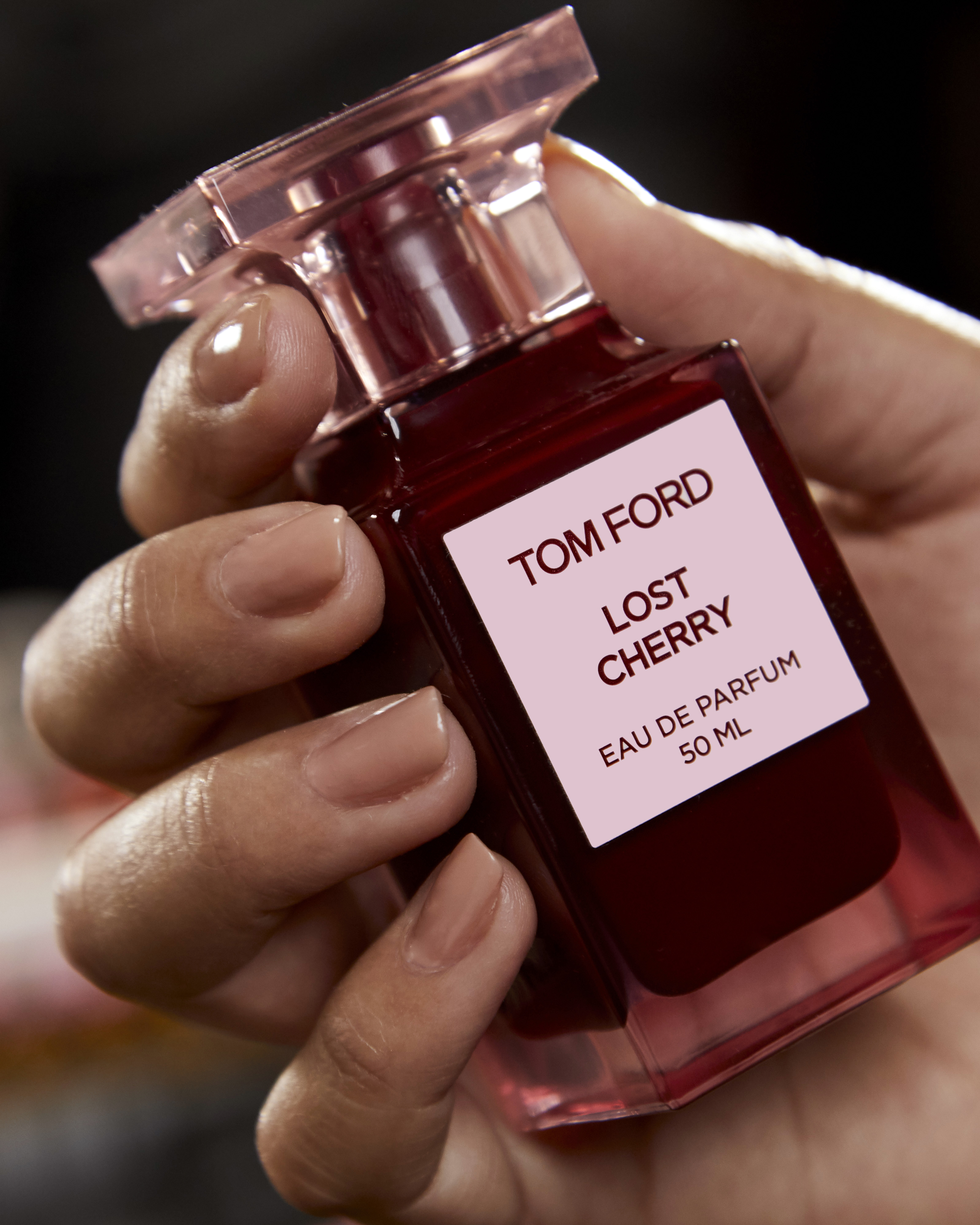 Том форд эссенс. Том Форд лост черри. Духи Tom Ford Lost. Духи том Форд Lost Cherry. Парфюм том Форд лост черри.